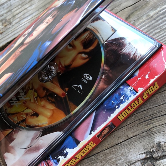 Pulp Fiction Blue-Ray and DVD - Picture 9 of 10